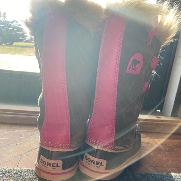 Girls Sorel winter boots - Picture 3 of 4
